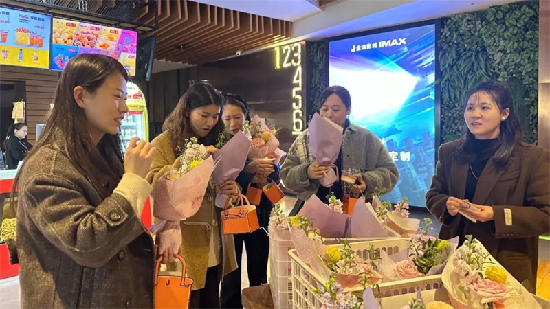 “風火輪加速美麗，乾坤圈圈住幸?！迸窆澨貏e活動2